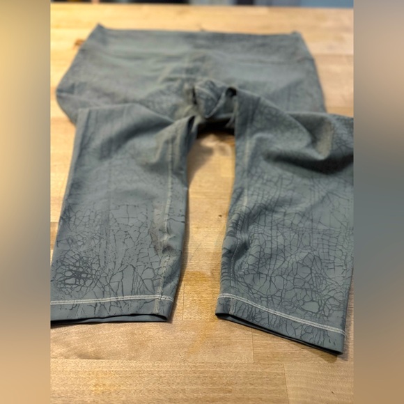 Lululemon Wunder Train crop pants - Picture 2 of 9